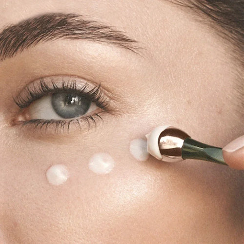 Eye roller applicator size shown at 5.7 by 1.2 centimeters